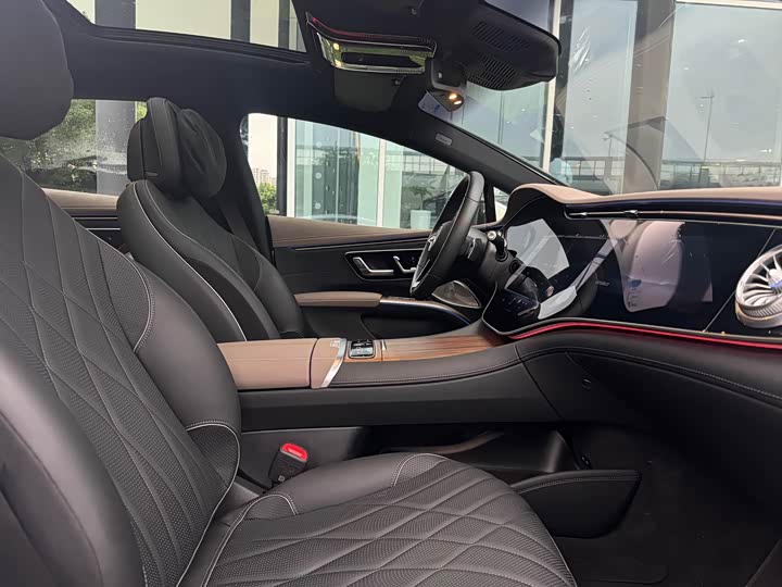 Фото 13 - Mercedes-Benz EQS