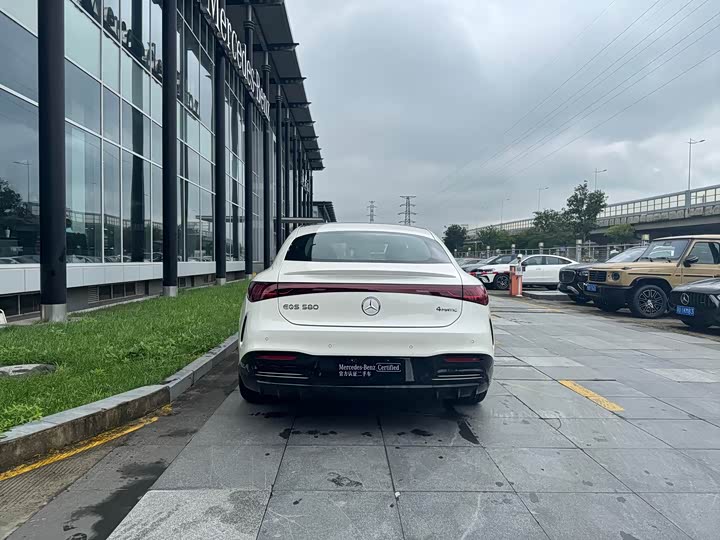 Фото 15 - Mercedes-Benz EQS