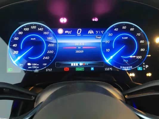 Фото 17 - Mercedes-Benz EQS