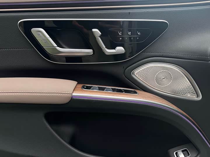 Фото 7 - Mercedes-Benz EQS