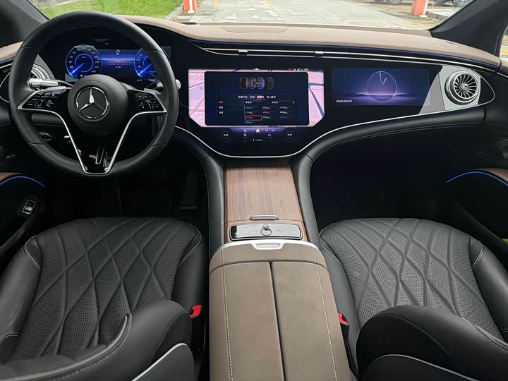 Фото 9 - Mercedes-Benz EQS