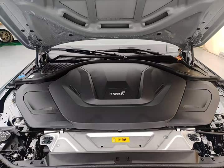 Фото 17 - BMW i4