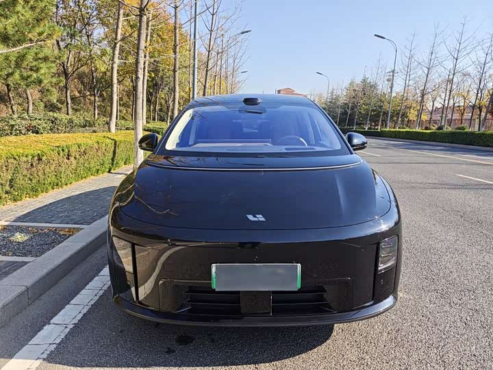 Фото 4 - LiXiang i8