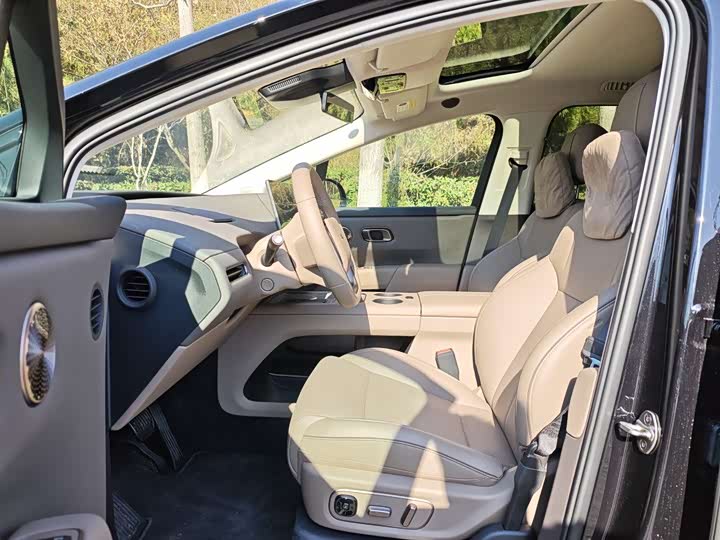 Фото 5 - LiXiang i8