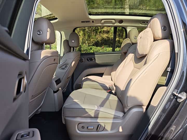 Фото 6 - LiXiang i8