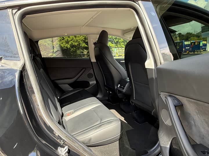 Фото 11 - Tesla Model Y