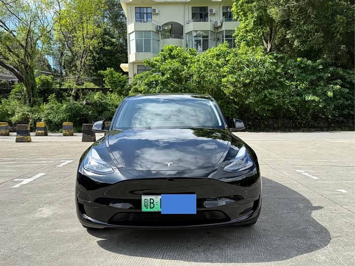 Фото 2 - Tesla Model Y