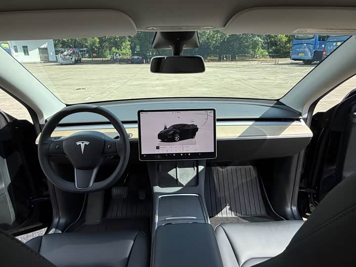 Фото 8 - Tesla Model Y