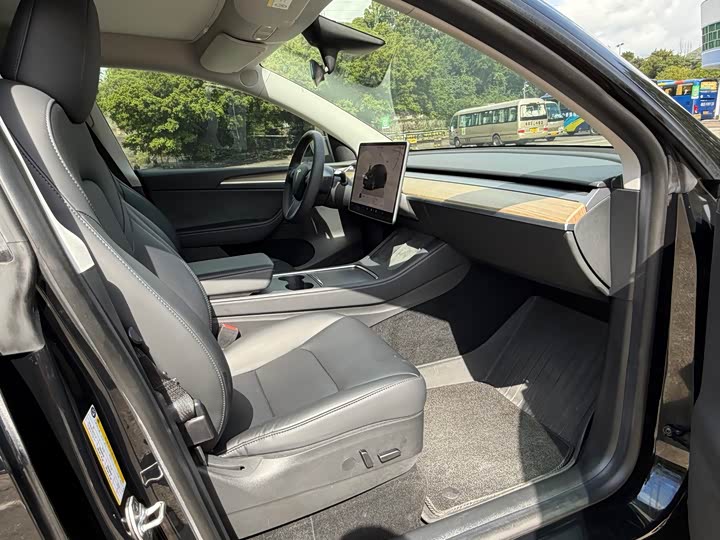 Фото 9 - Tesla Model Y