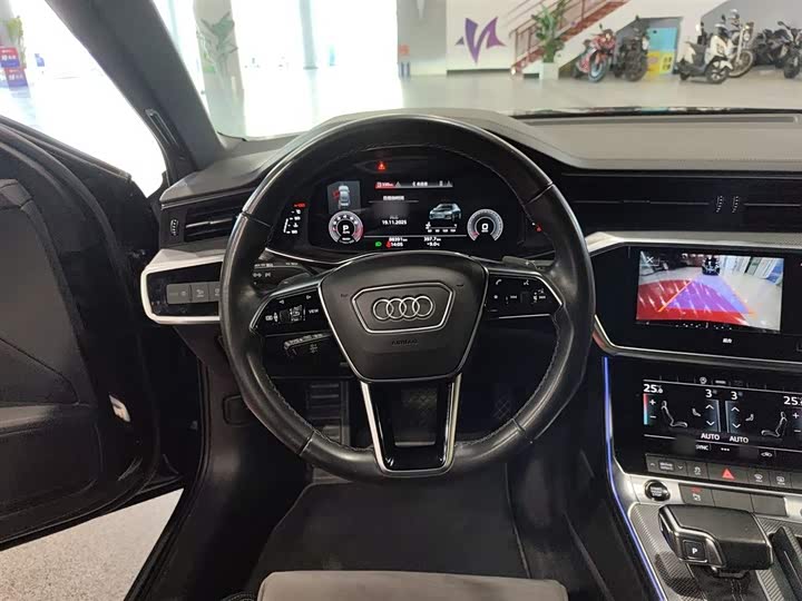 Фото 11 - Audi A6L