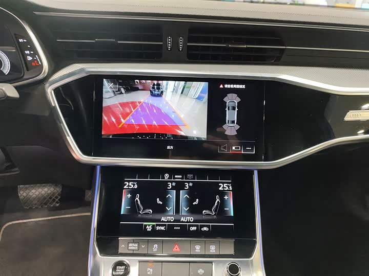 Фото 13 - Audi A6L