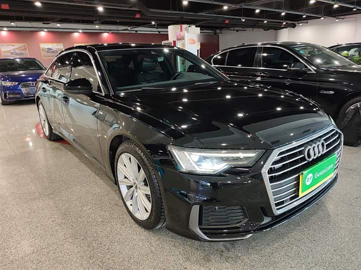 Фото 4 - Audi A6L