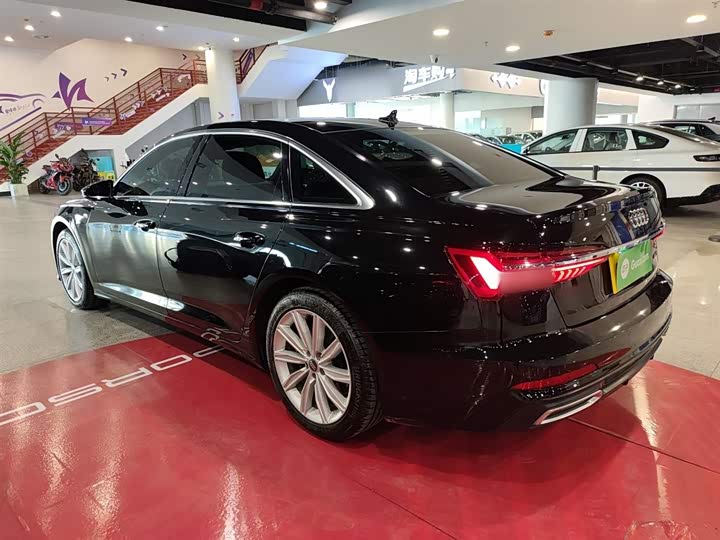 Фото 5 - Audi A6L