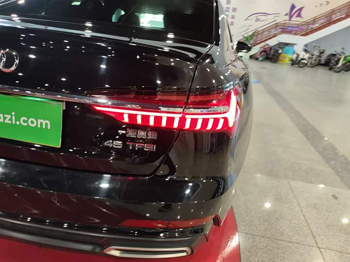 Фото 8 - Audi A6L