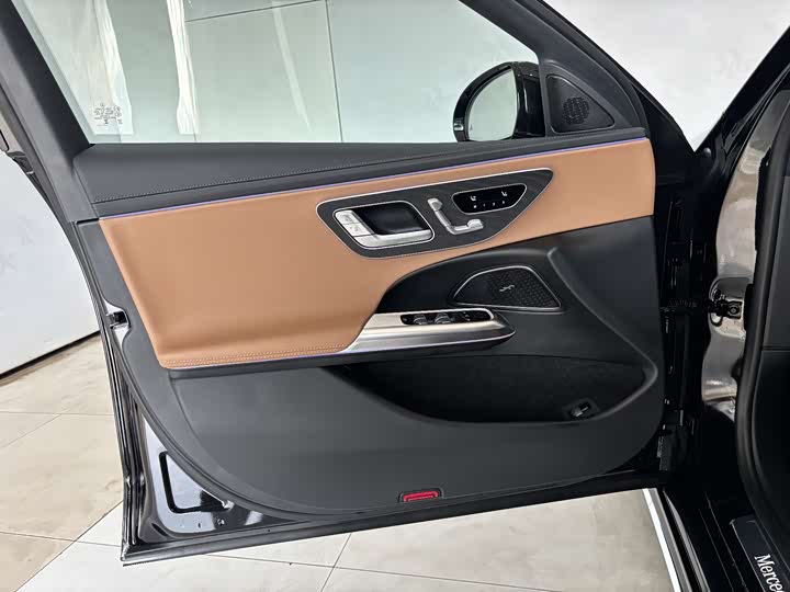 Фото 11 - Mercedes-Benz E-Class Hybrid