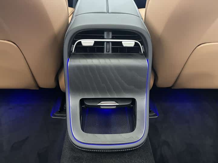 Фото 18 - Mercedes-Benz E-Class Hybrid