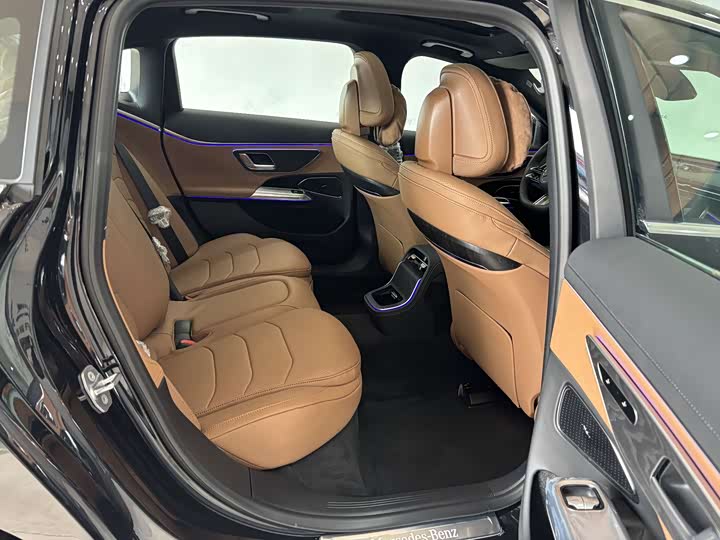 Фото 23 - Mercedes-Benz E-Class Hybrid