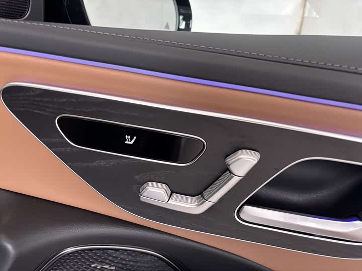 Фото 25 - Mercedes-Benz E-Class Hybrid