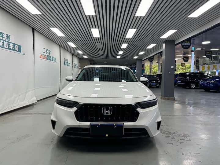 Фото 2 - Honda Inspire