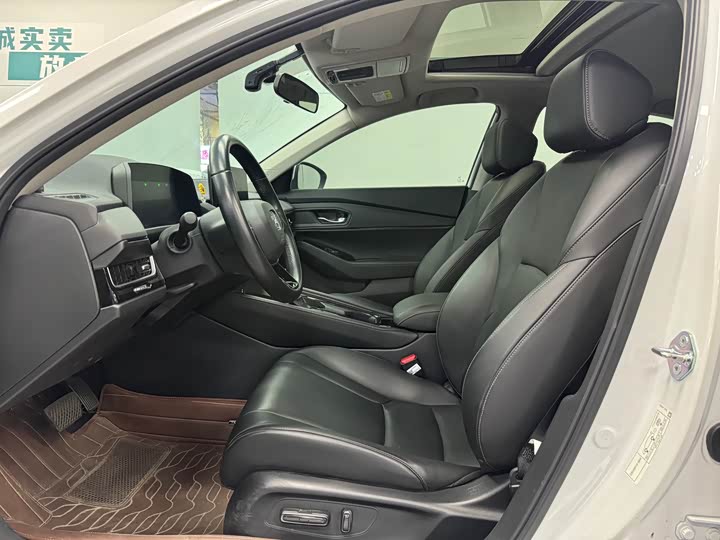 Фото 7 - Honda Inspire