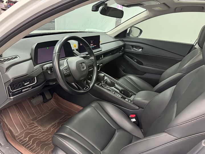 Фото 8 - Honda Inspire