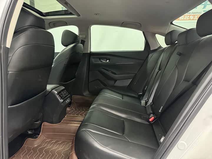 Фото 9 - Honda Inspire