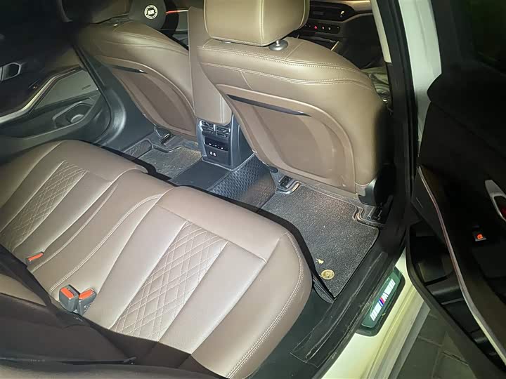 Фото 11 - BMW 3 Series