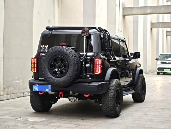 Фото 10 - Ford Bronco