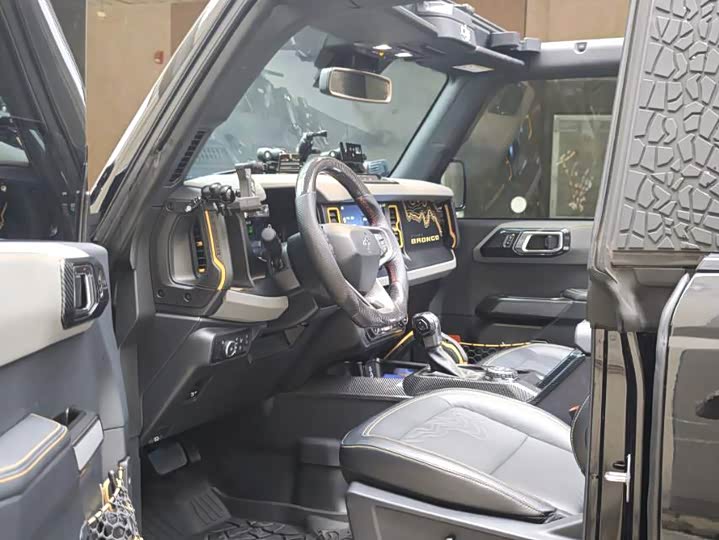 Фото 4 - Ford Bronco