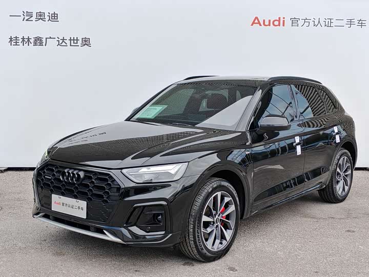 Фото 1 - Audi Q5L