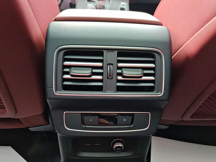 Фото 17 - Audi Q5L