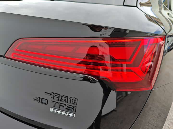 Фото 21 - Audi Q5L