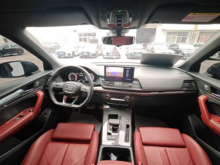 Фото 6 - Audi Q5L