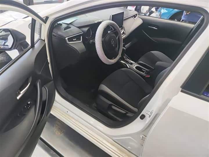 Фото 5 - Toyota Corolla