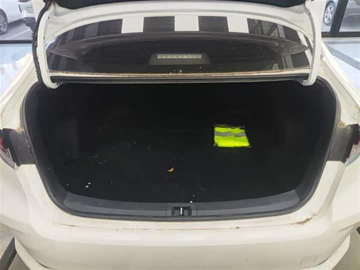 Фото 9 - Toyota Corolla