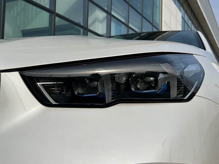 Фото 14 - BMW i5