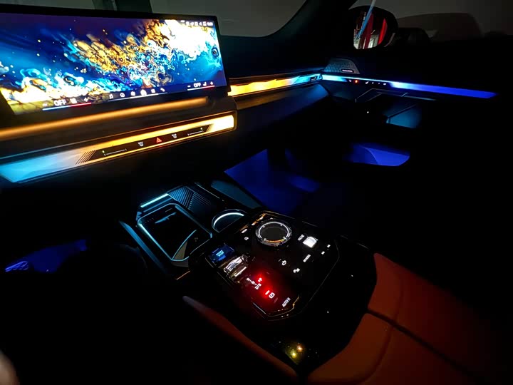 Фото 25 - BMW i5