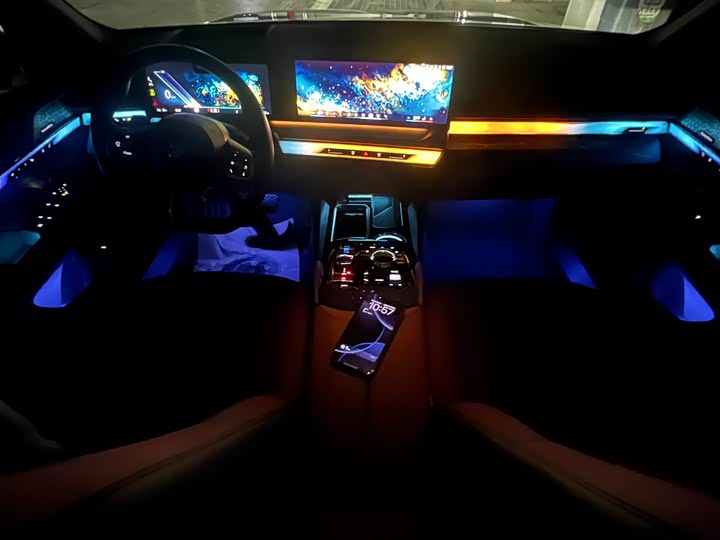 Фото 28 - BMW i5