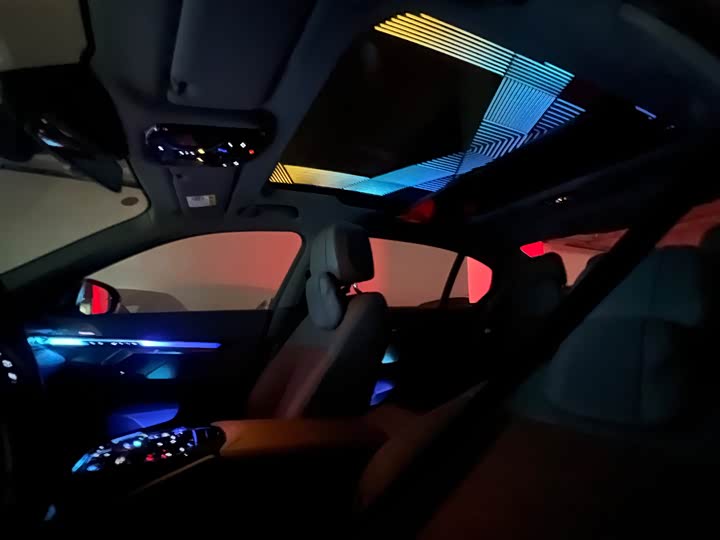 Фото 30 - BMW i5