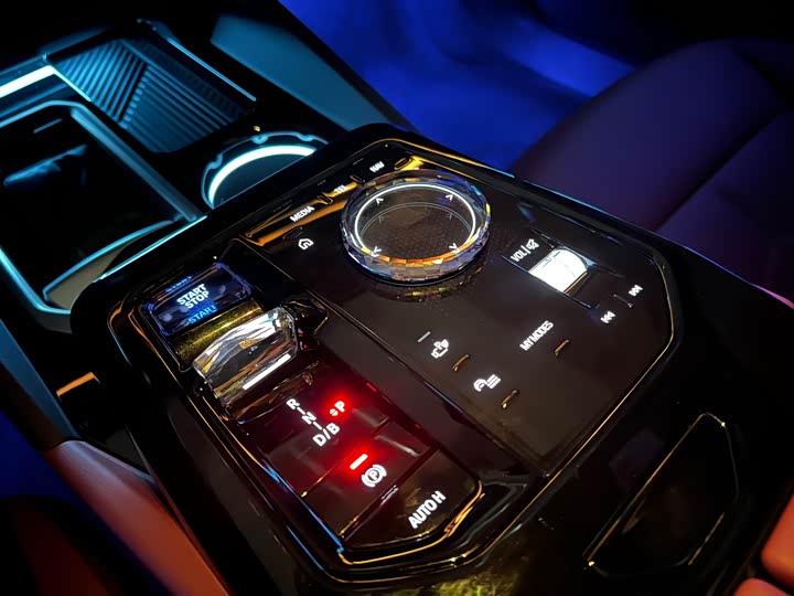 Фото 31 - BMW i5