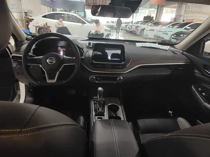 Фото 10 - Nissan Teana