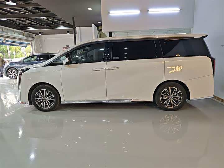 Фото 5 - GAC Trumpchi M8