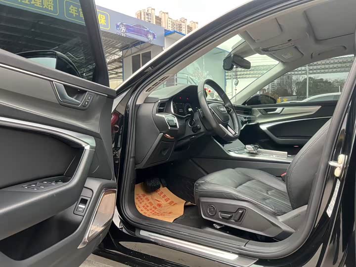 Фото 12 - Audi A6L