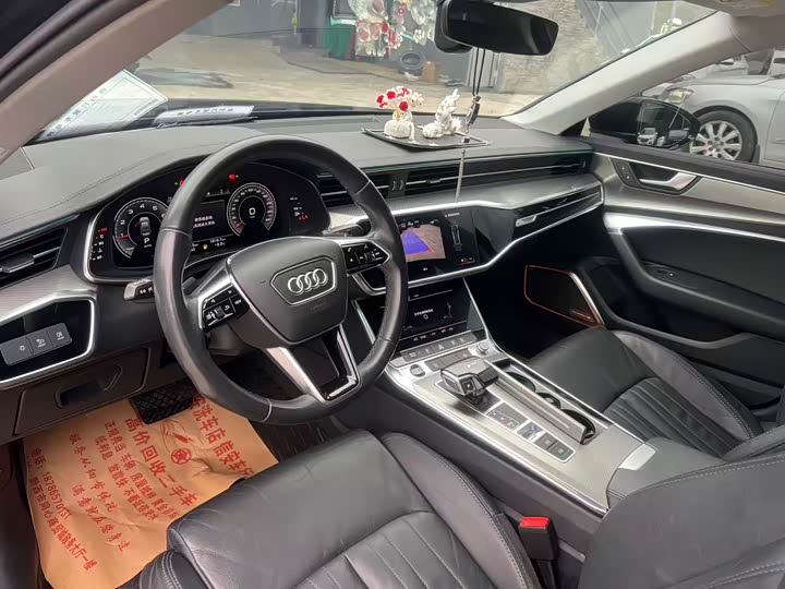 Фото 13 - Audi A6L