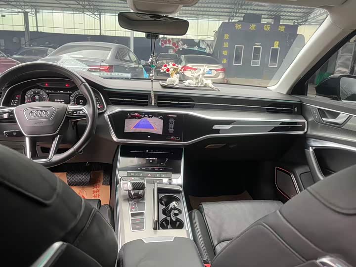 Фото 14 - Audi A6L