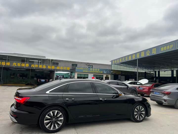 Фото 4 - Audi A6L