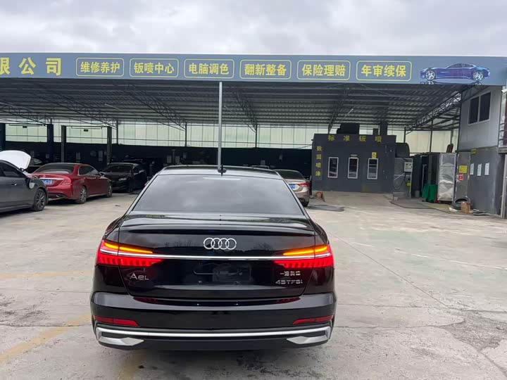 Фото 6 - Audi A6L