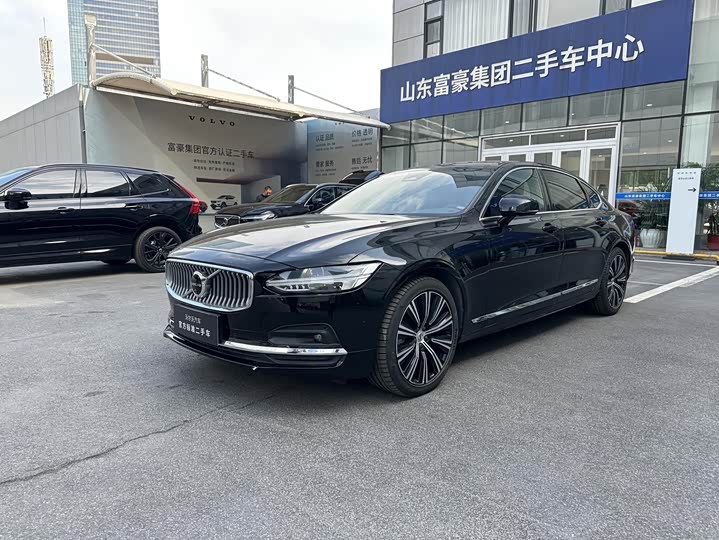 Фото 1 - Volvo S90
