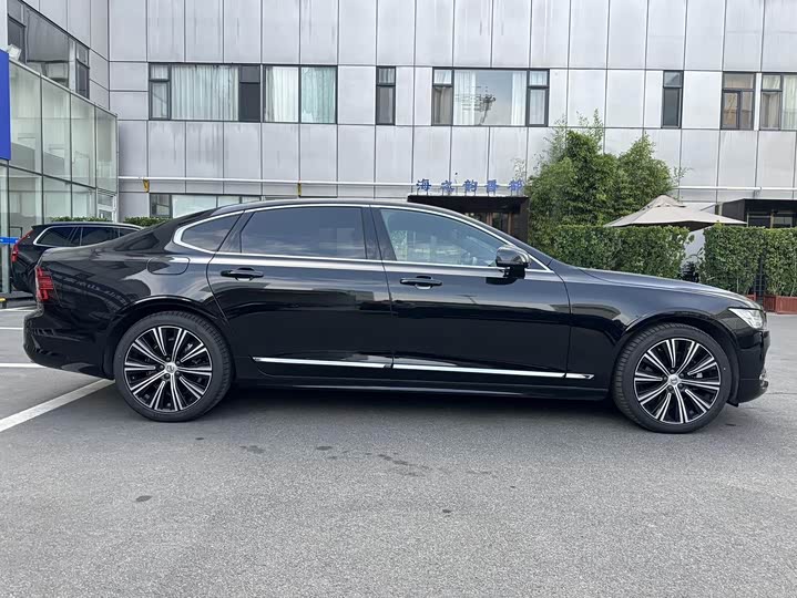 Фото 16 - Volvo S90