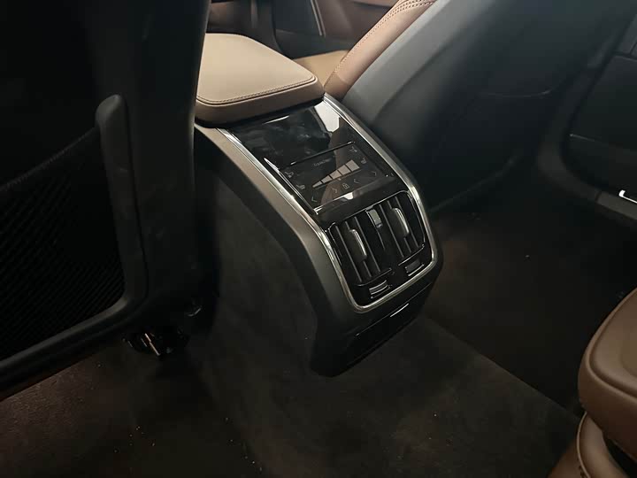 Фото 7 - Volvo S90